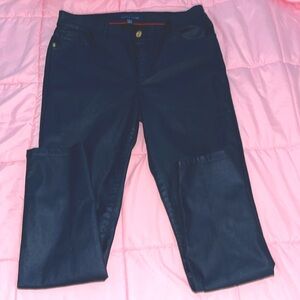 Tommy Hilfiger size 12 “Greenwhich Skinny” dark blue pants